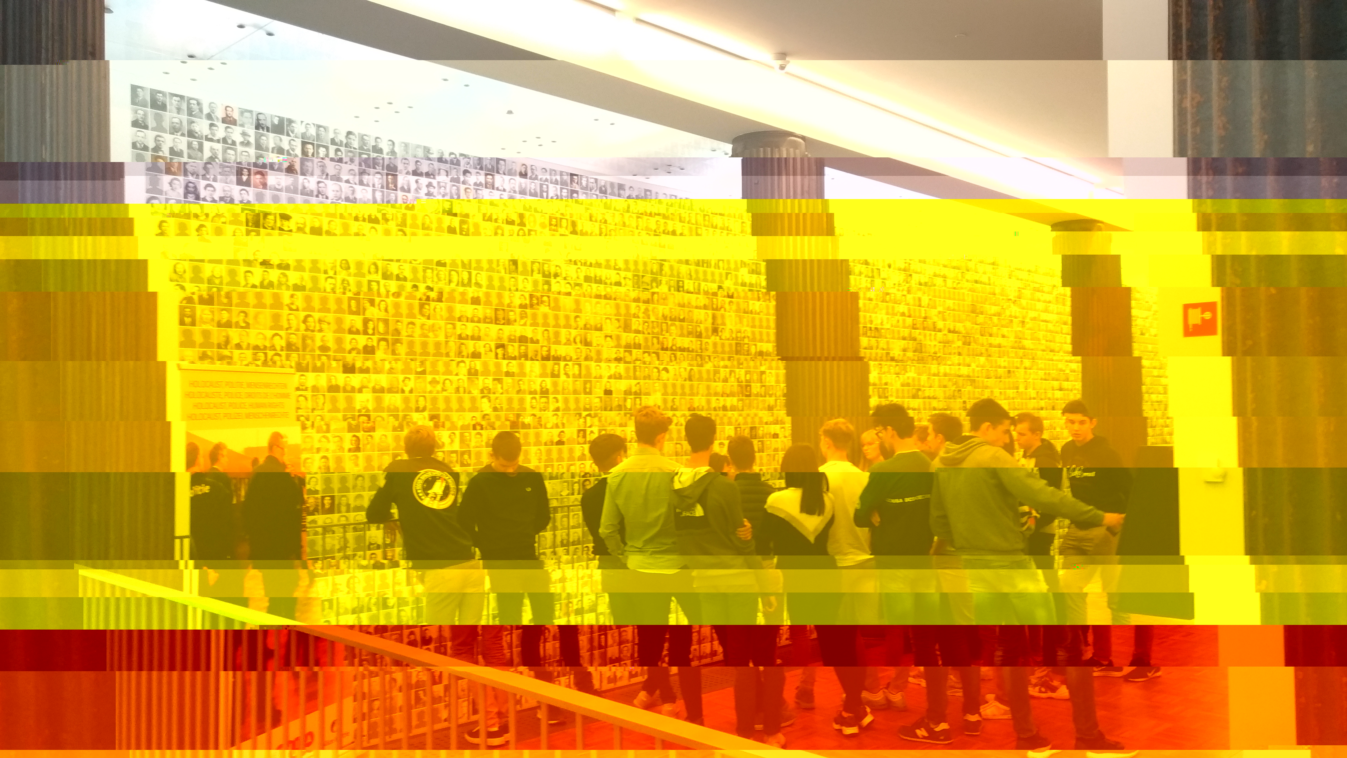 Scolaires en visite au Centre de Documentation sur l’Holocauste et les Droits de l’Homme, à Malines (Belgique)